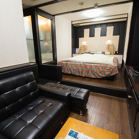 Hotel Candy Hall (Adults Only) Осака Екстериор снимка