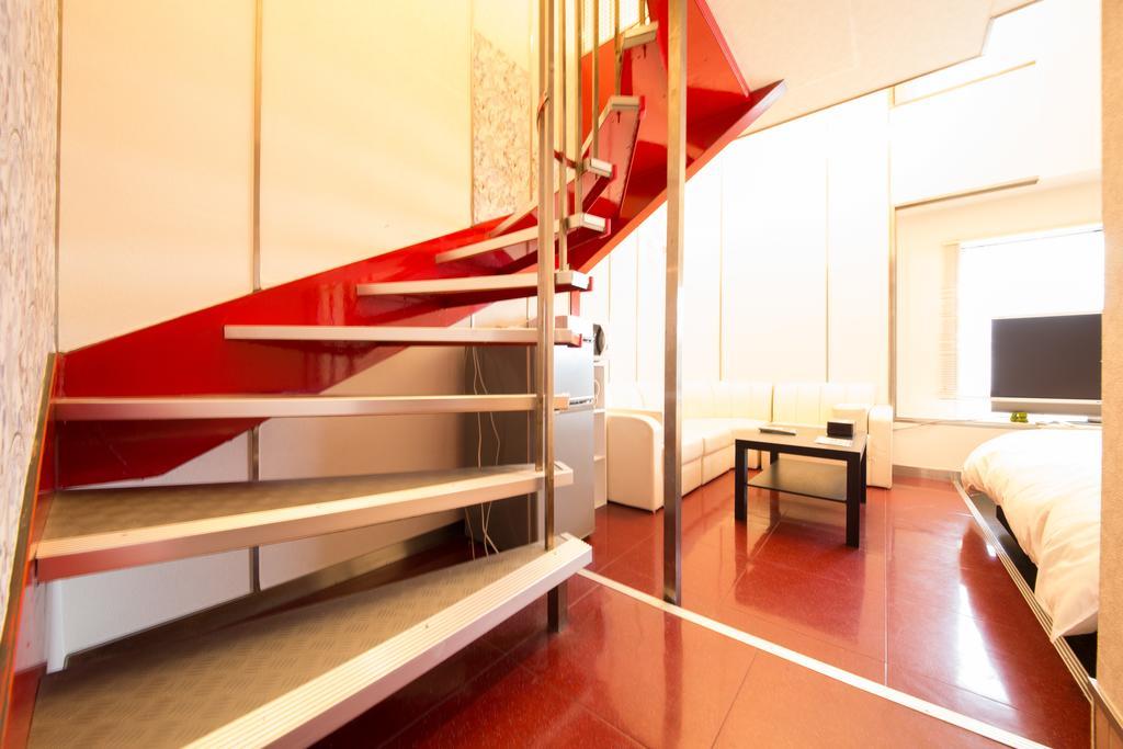 Hotel Candy Hall (Adults Only) Осака Екстериор снимка