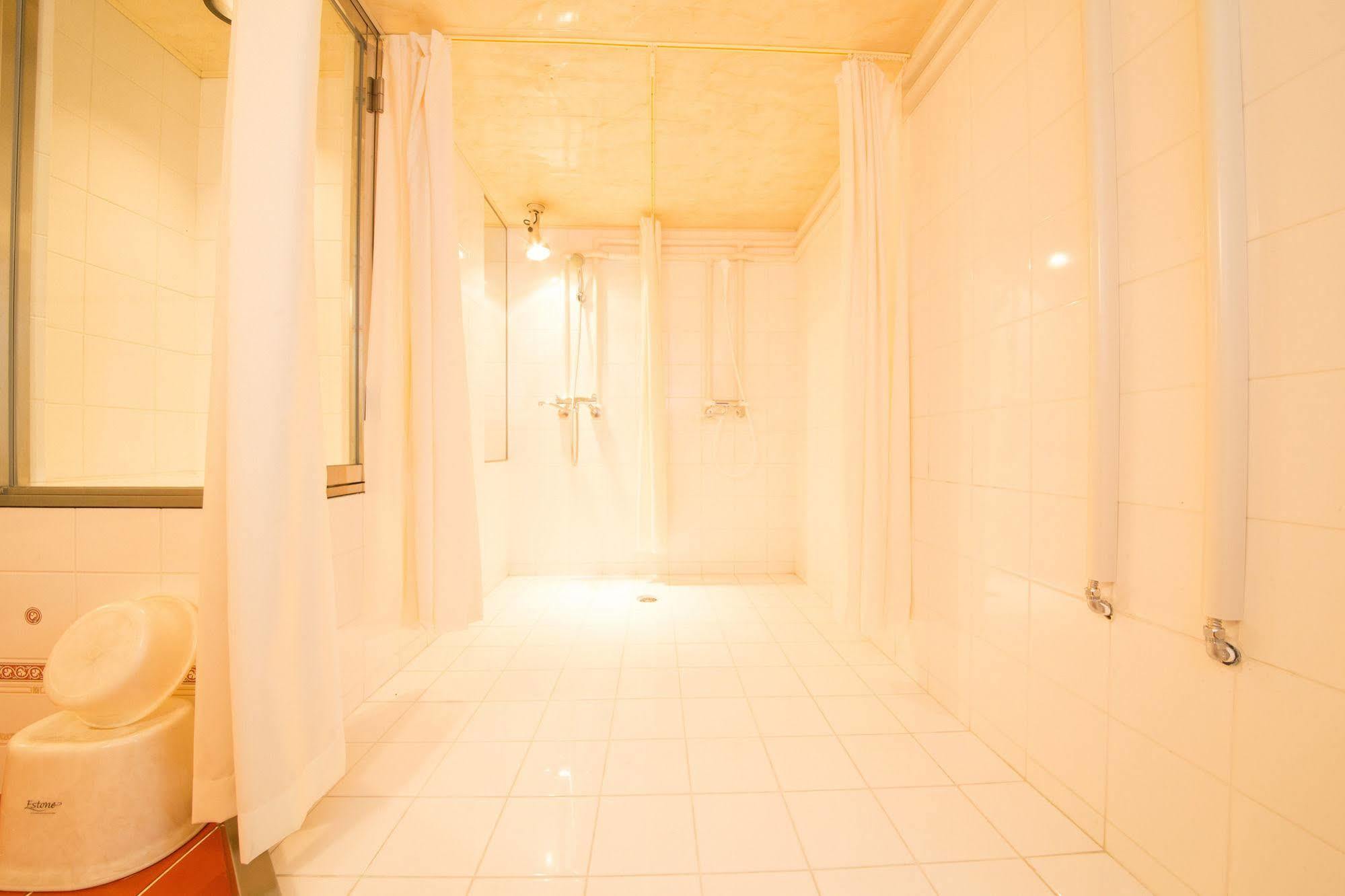 Hotel Candy Hall (Adults Only) Осака Екстериор снимка
