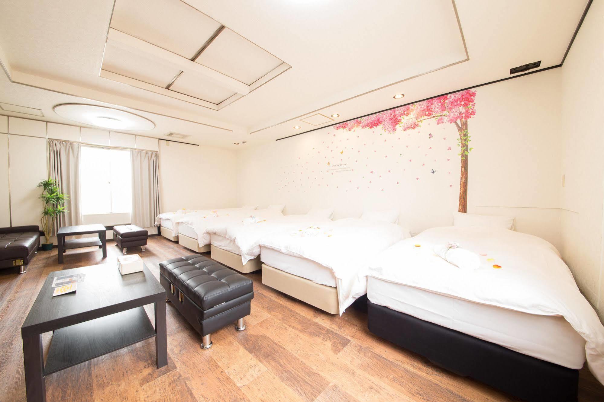 Hotel Candy Hall (Adults Only) Осака Екстериор снимка