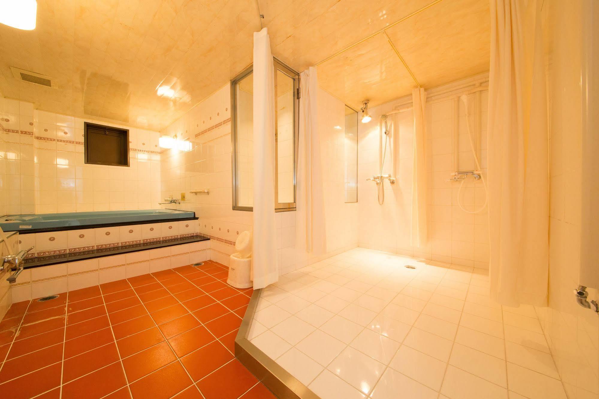 Hotel Candy Hall (Adults Only) Осака Екстериор снимка