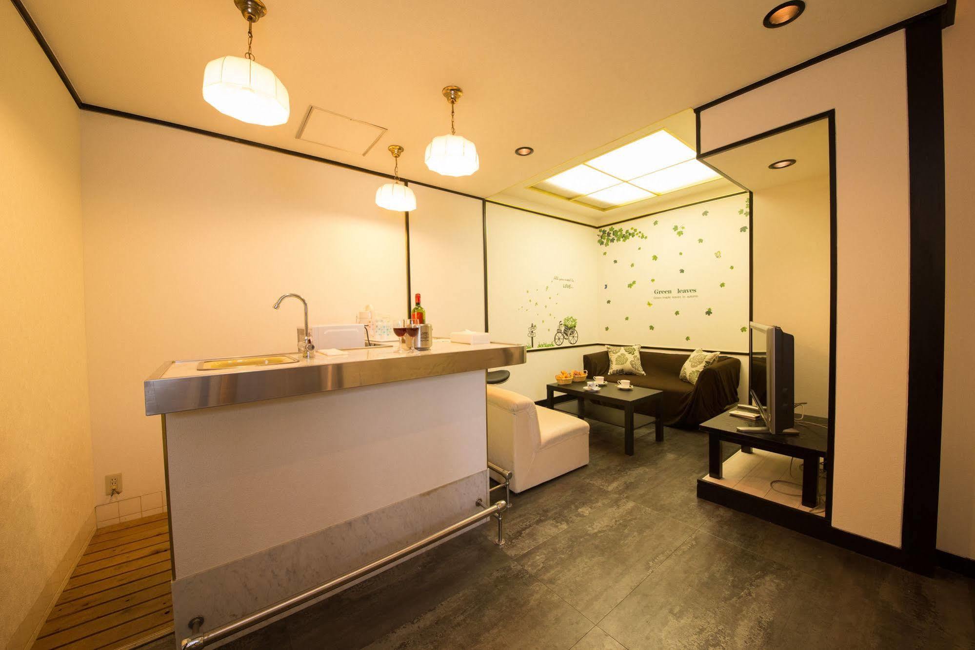 Hotel Candy Hall (Adults Only) Осака Екстериор снимка
