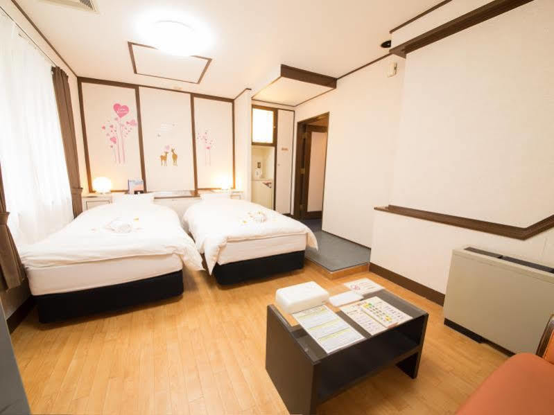 Hotel Candy Hall (Adults Only) Осака Екстериор снимка