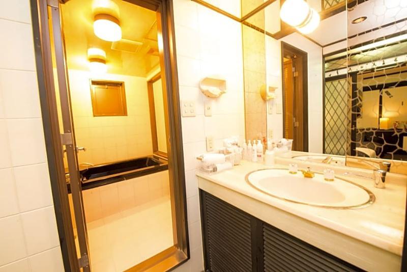 Hotel Candy Hall (Adults Only) Осака Екстериор снимка