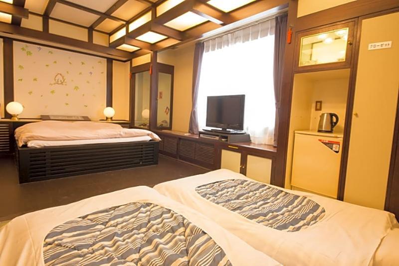 Hotel Candy Hall (Adults Only) Осака Екстериор снимка